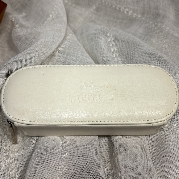 Lacoste sunglasses with a case - Picture 14 of 15